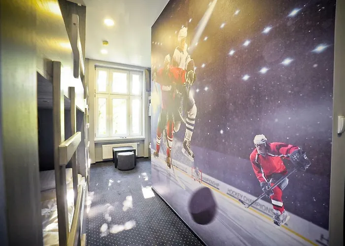 Olympic - Old Town Хостел *