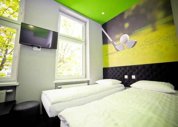 Olympic - Old Town Хостел *